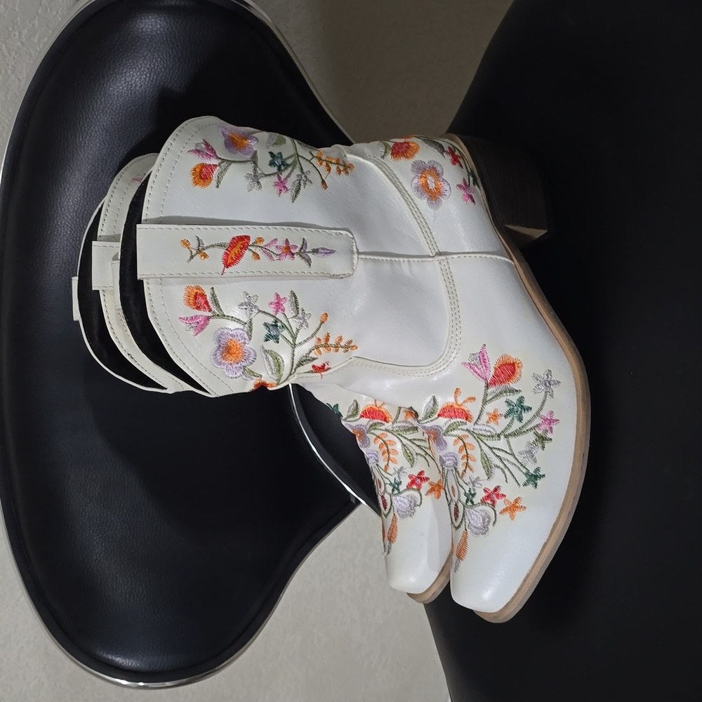 Cowboy boots size 38